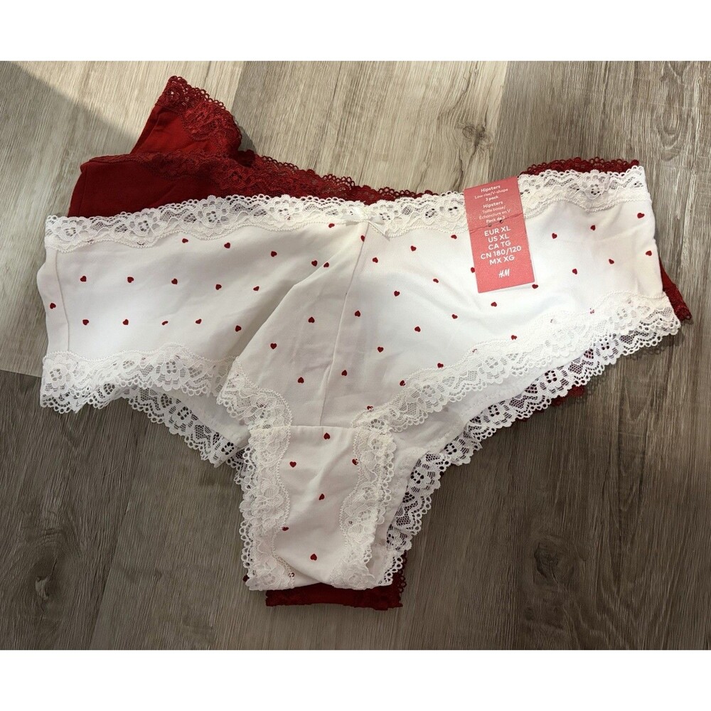 Women’s 3 pack Red Heart Hipsters Size XL NWT A1